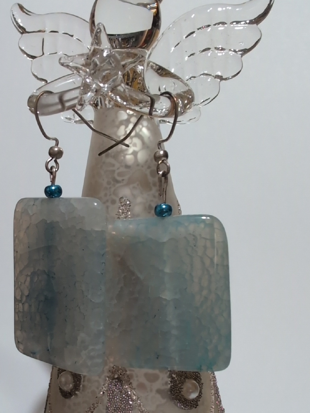 NWOT elegant Blue Dangle Earrings